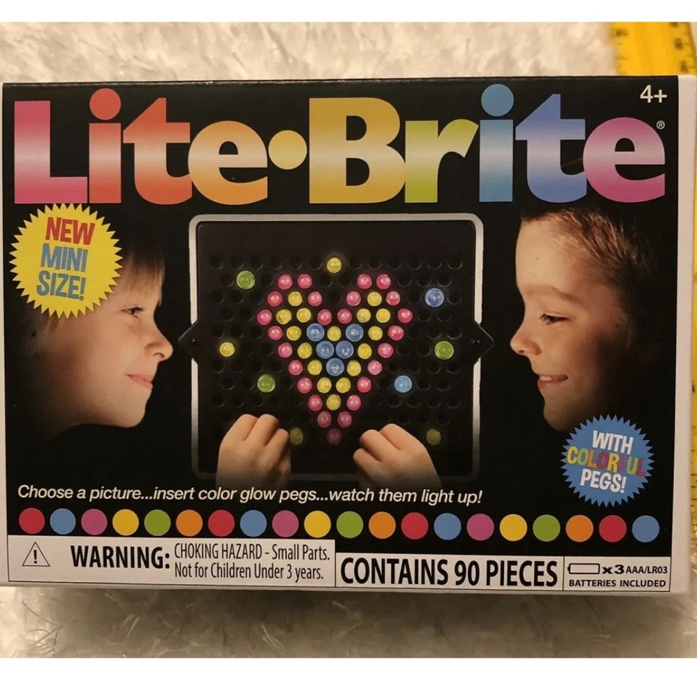 NIB-MINI LITE BRITE-90 Piece SET-Batteries Included~ Ages 4+-Travel Size